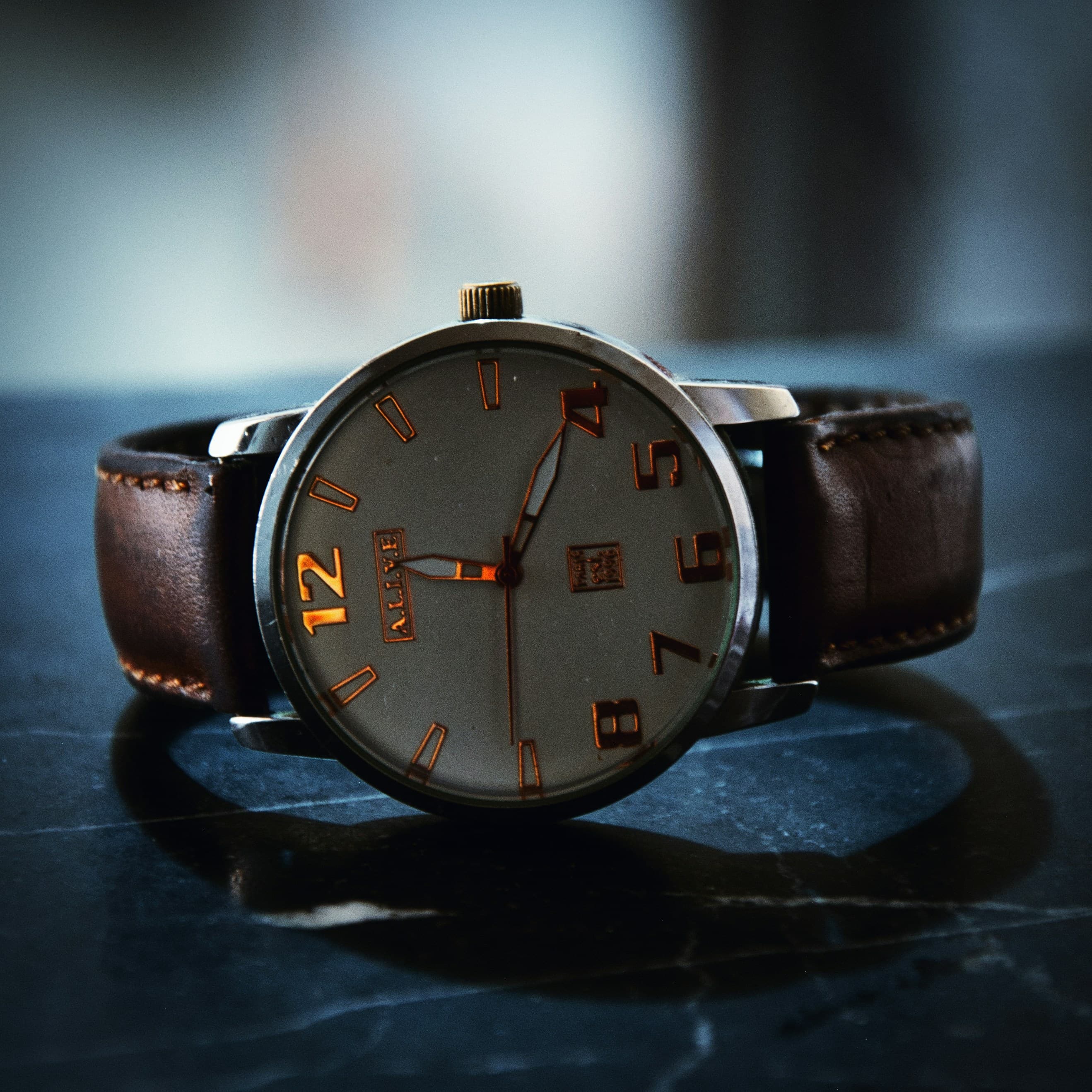 Hand-finished cognac leather strap, detailed stitching — Luxus International